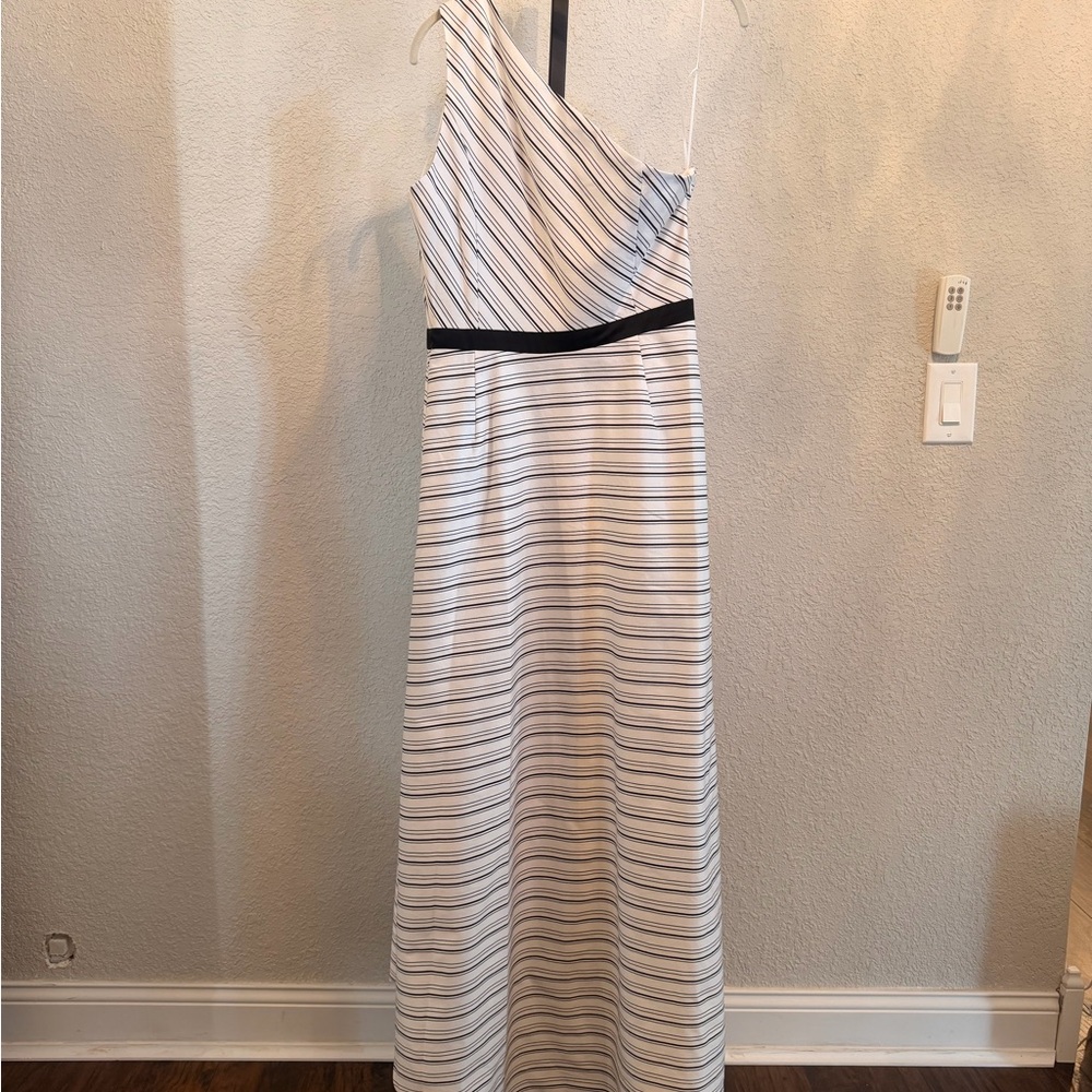 🆕Halston Heritage One-Shoulder Black and White Striped Dress - Picture 4 of 8